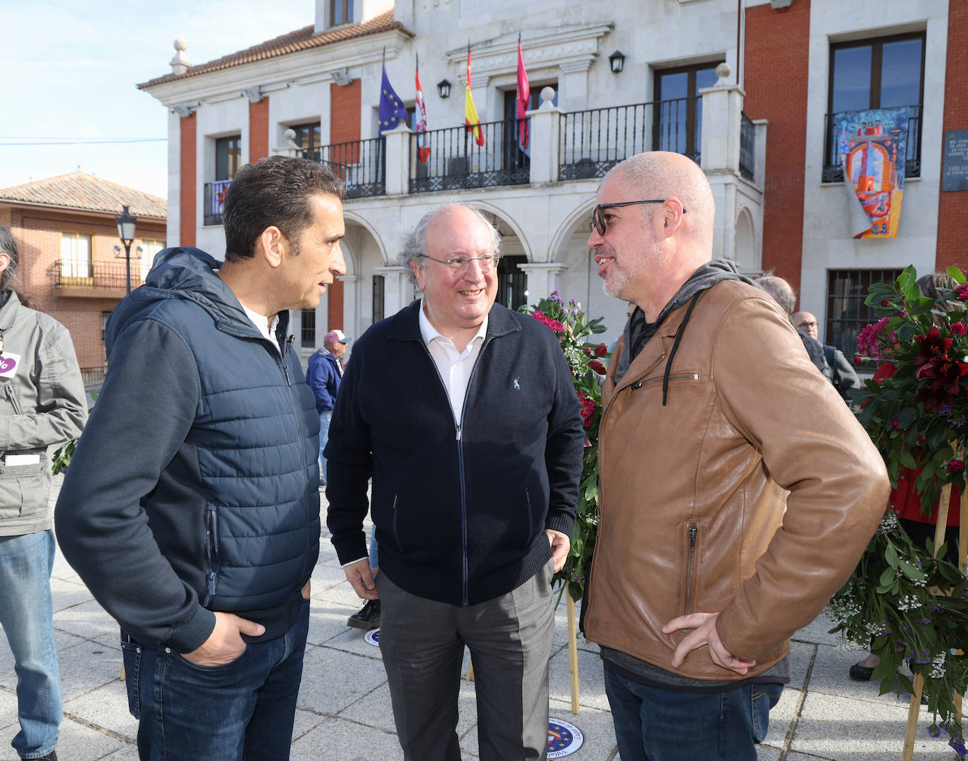 Los partidos políticos y asociaciones visitan Villalar