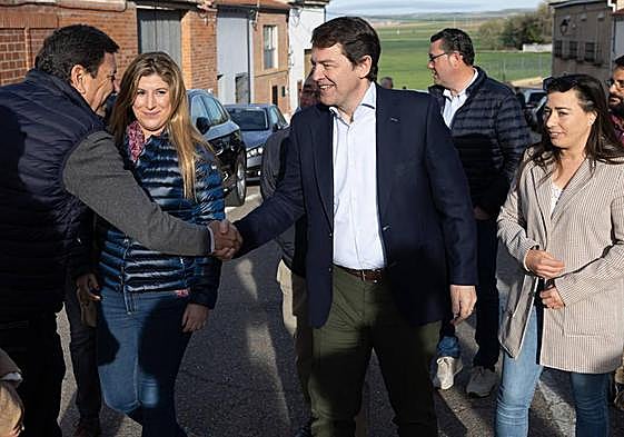 Los partidos políticos y asociaciones visitan Villalar