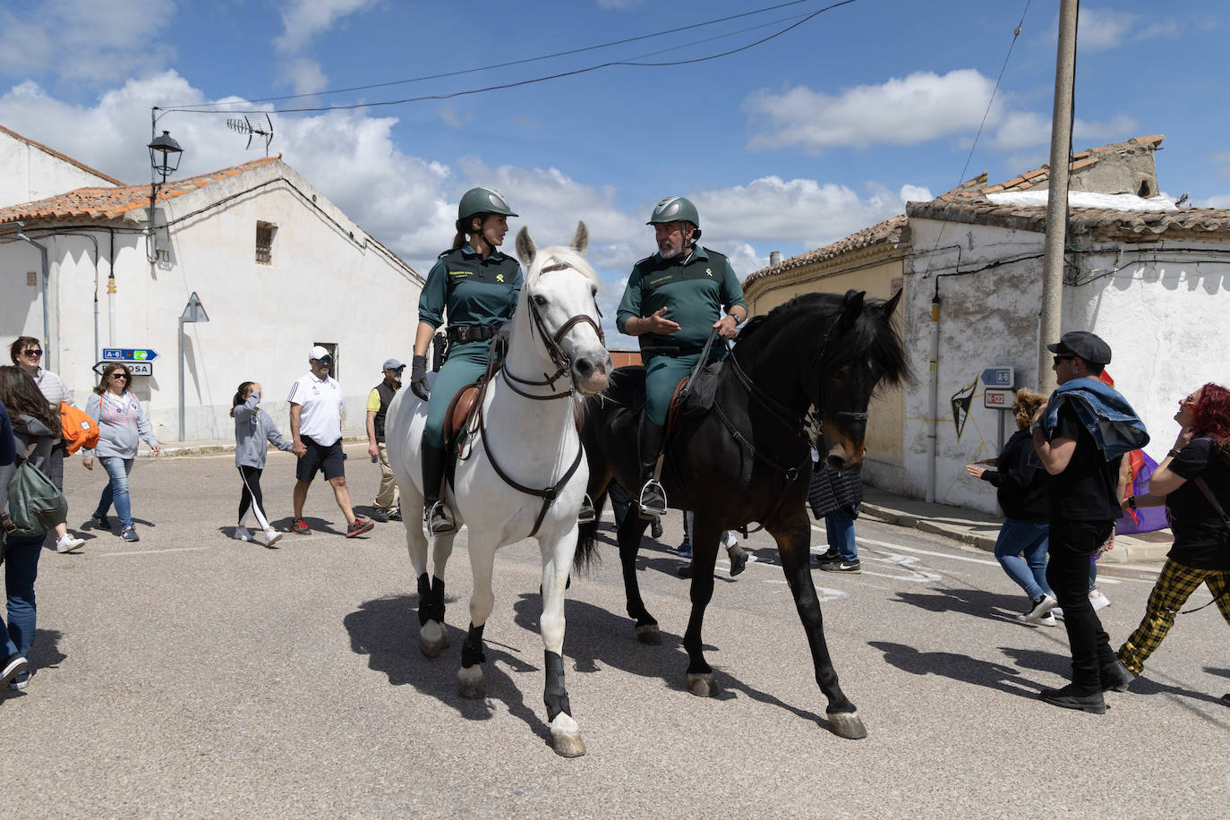 Los partidos políticos y asociaciones visitan Villalar