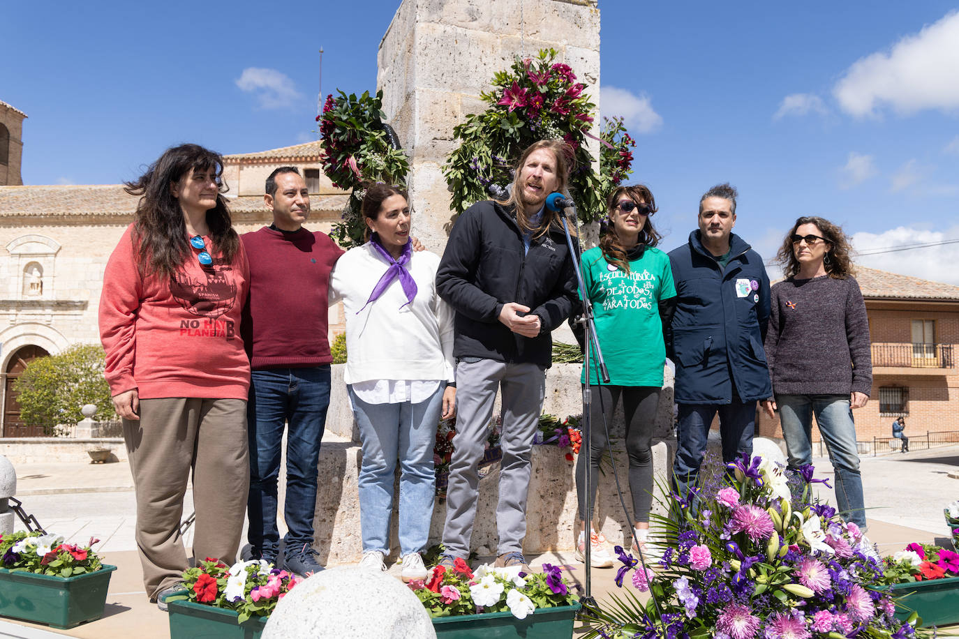 Los partidos políticos y asociaciones visitan Villalar