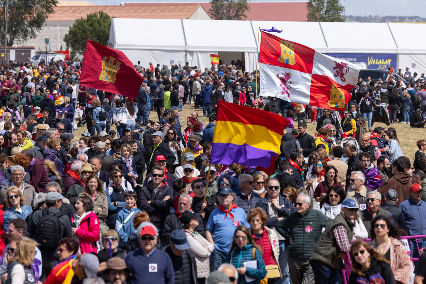 Ambiente festivo y de reivindicación en Villalar