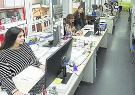 Jornada de trabajo en la Gestoría García Cuena.