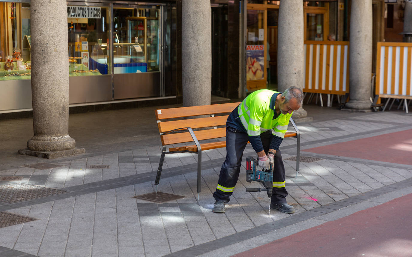 Nuevos bancos y jardineras en el centro de Valladolid