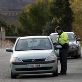 Ventajas e inconvenientes del carné de conducir en el móvil