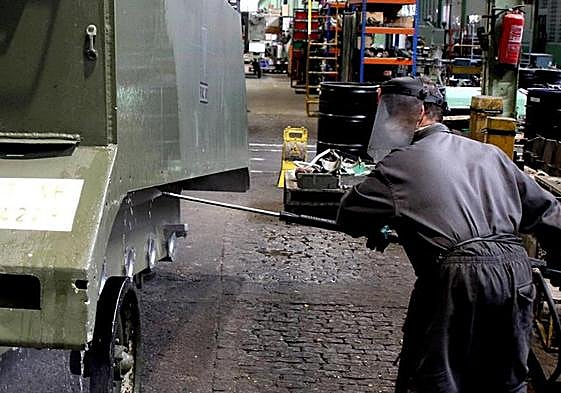 Trabajador enviado por Apadefim.