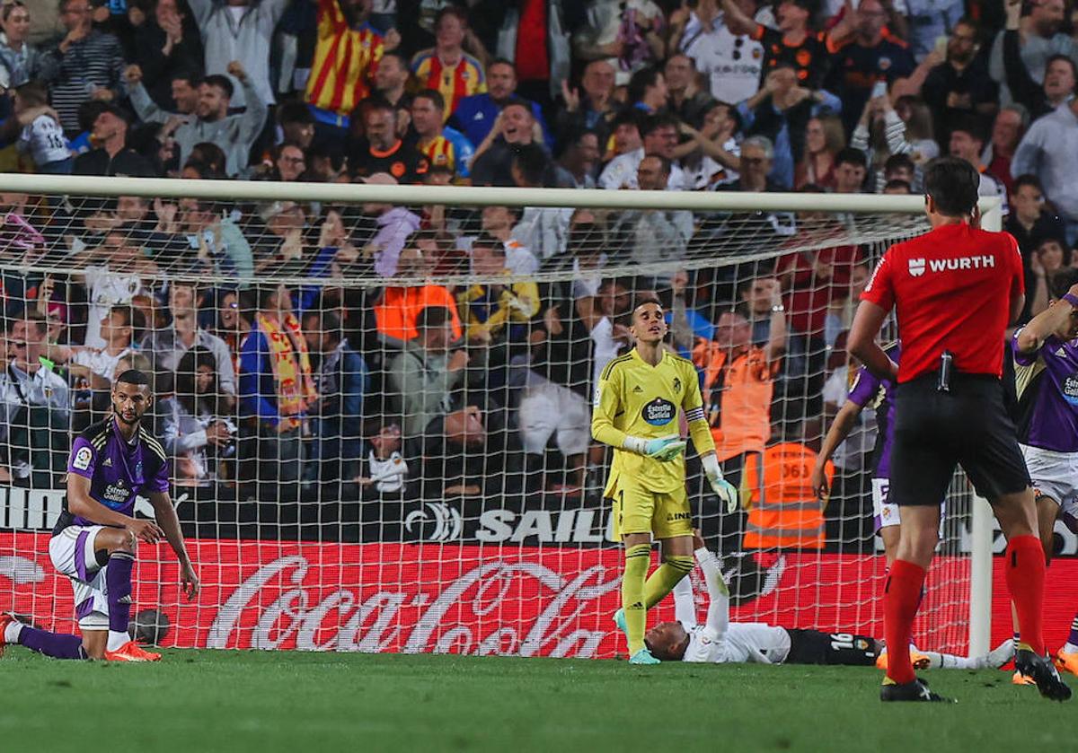 Masip se lamenta tras encajar el segundo gol que daba la vuelta al partido.