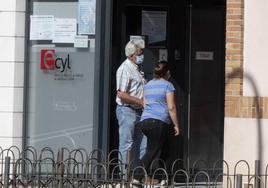 Entrada a la oficina de Ecyl en Segovia.