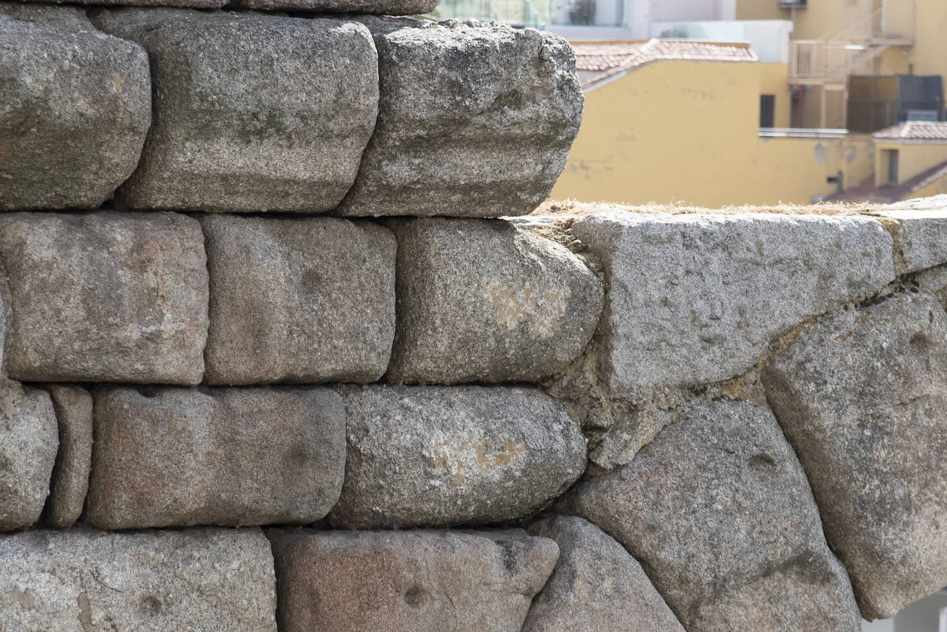 Imagen después - El antes y el después de la limpieza del Acueducto