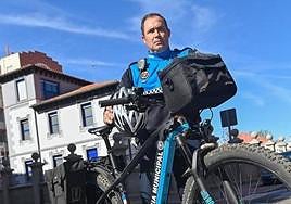 Aitor Martínez, en marcha de nuevo con la bicicleta eléctrica.