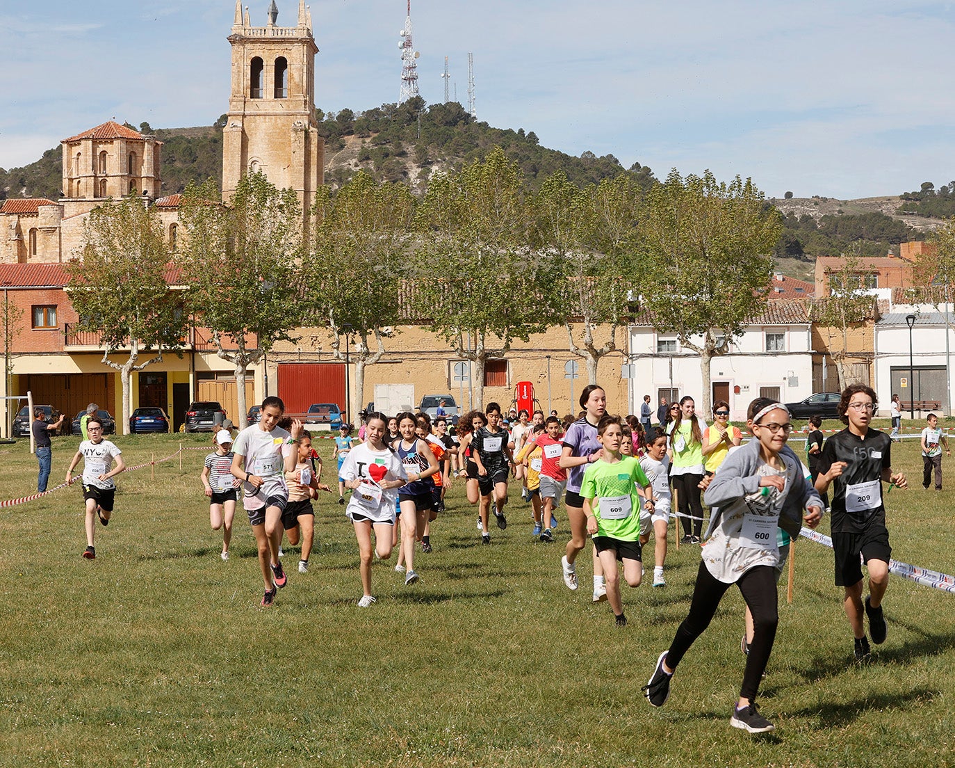 Zancadas solidarias por Siria en Villamuriel