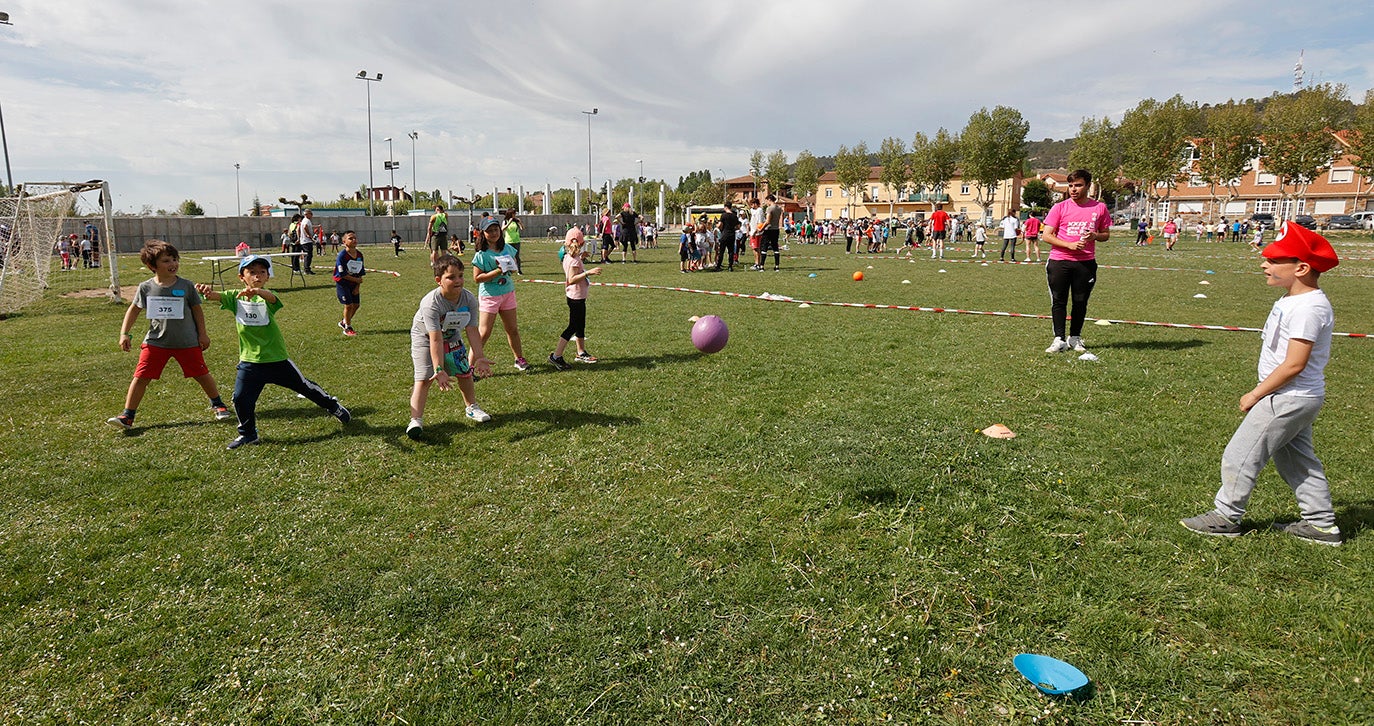 Zancadas solidarias por Siria en Villamuriel