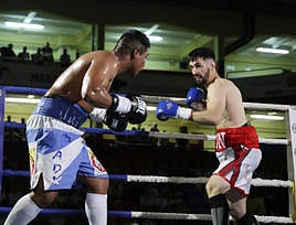 Velada de boxeo en el Polideportivo Huerta del Rey de Valladolid (1/2)