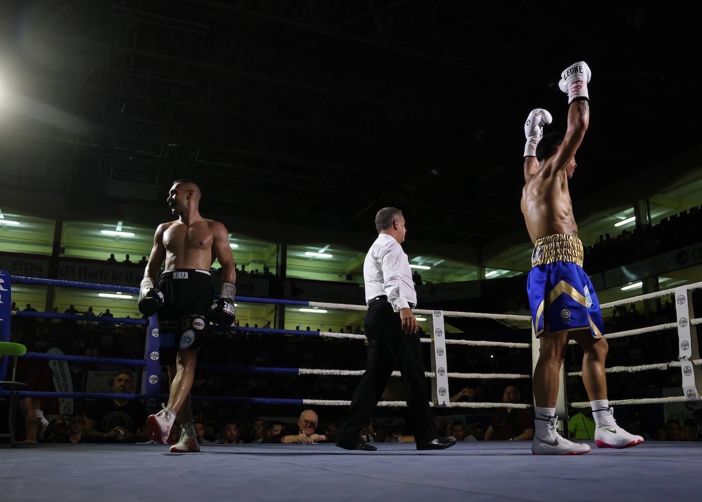 Velada de boxeo en el Polideportivo Huerta del Rey de Valladolid (2/2)