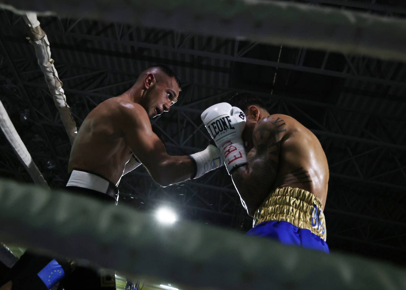 Velada de boxeo en el Polideportivo Huerta del Rey de Valladolid (2/2)