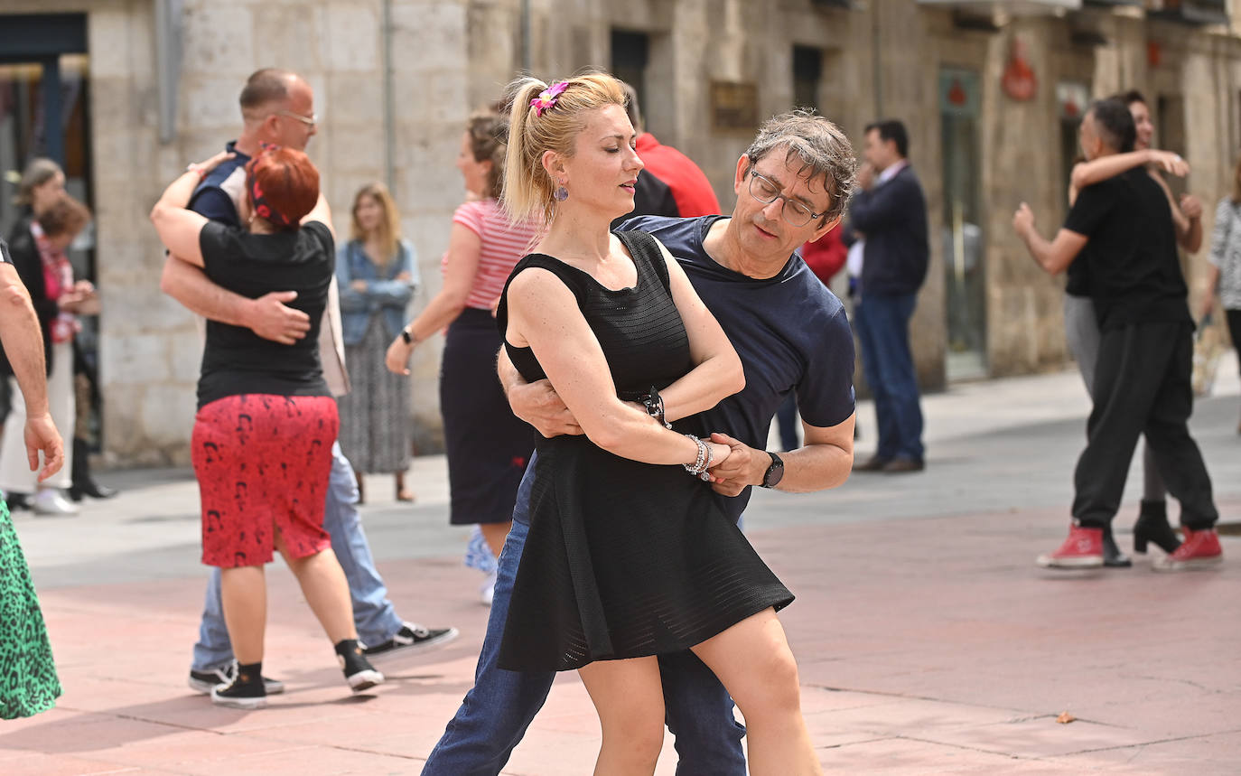 La Plaza de Portugalete de Valladolid celebra el Día Internacional de la Danza