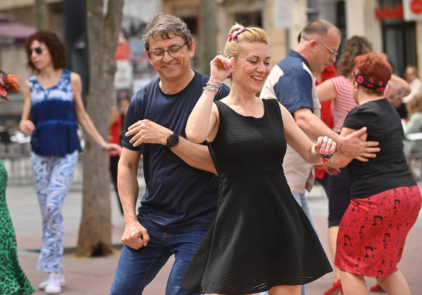 La Plaza de Portugalete de Valladolid celebra el Día Internacional de la Danza