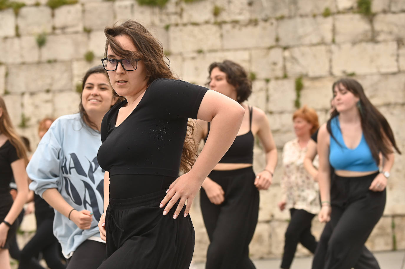 La Plaza de Portugalete de Valladolid celebra el Día Internacional de la Danza