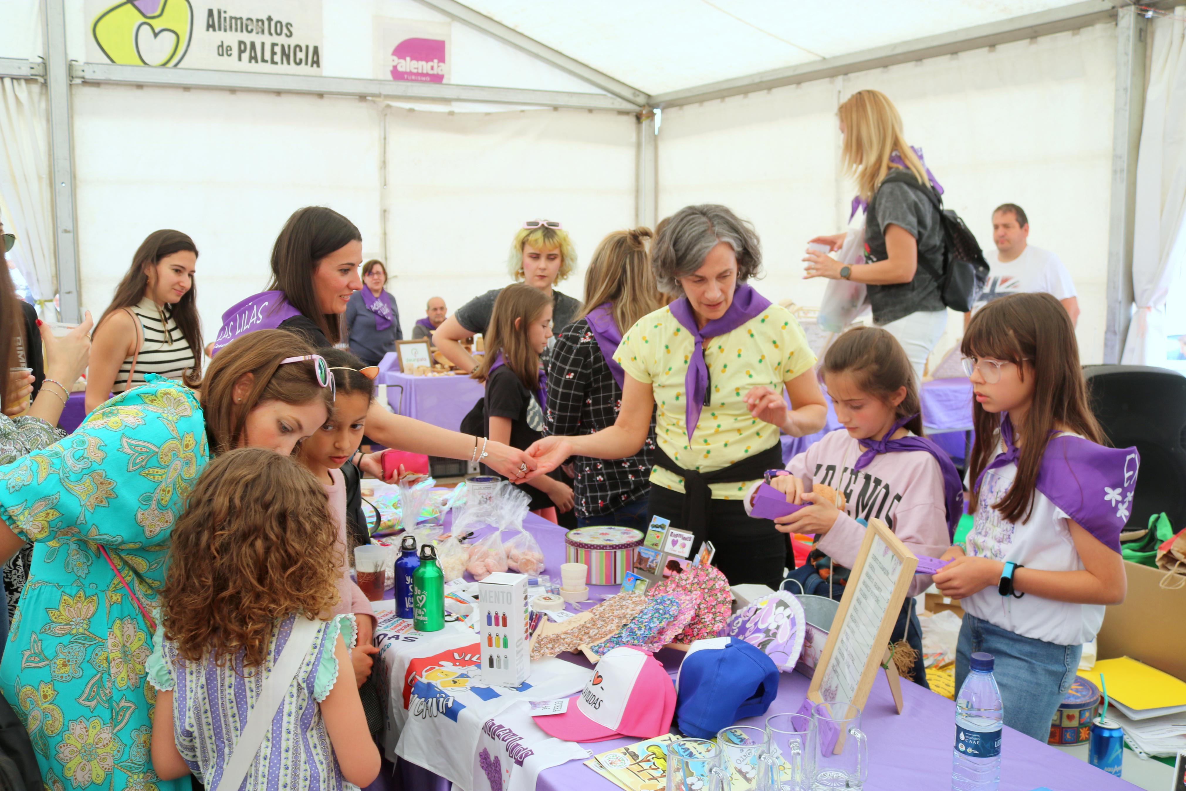 III Feria de &quot;Exaltación de las Lilas&quot; en Villaviudas