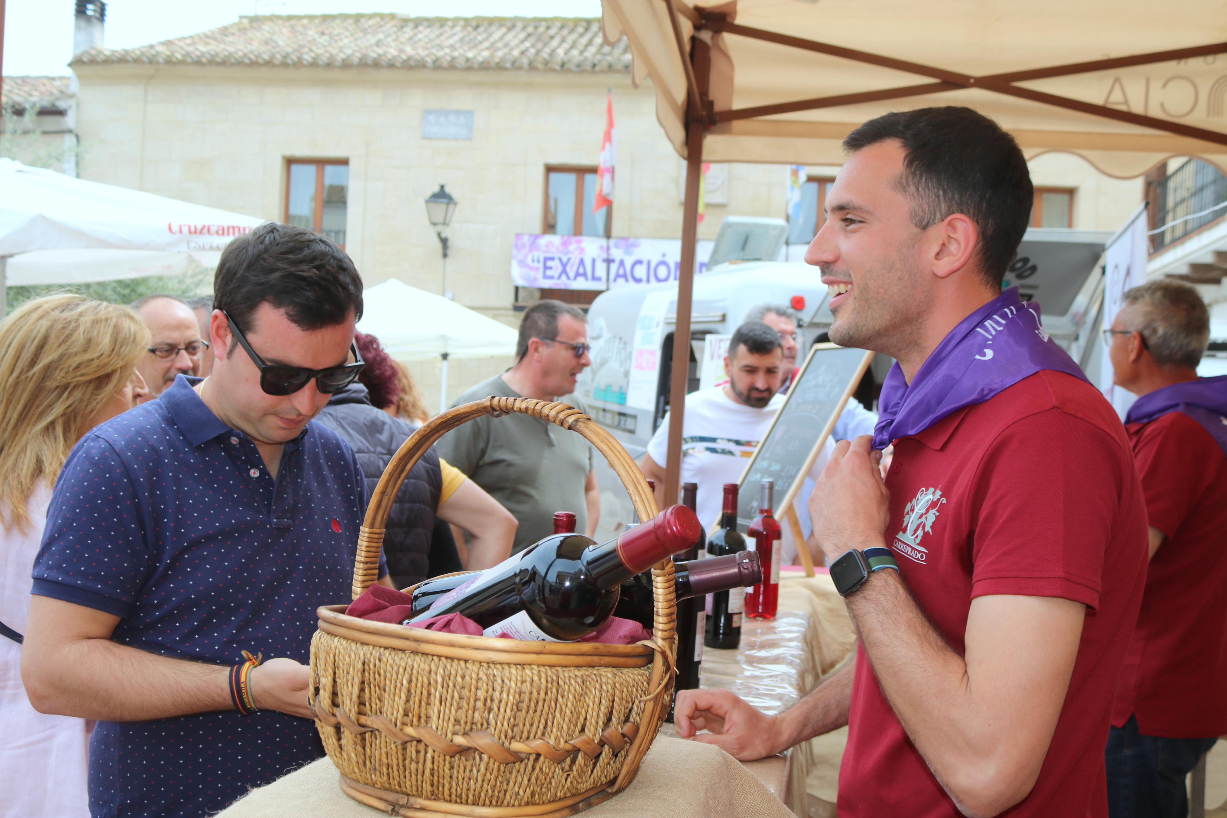 III Feria de &quot;Exaltación de las Lilas&quot; en Villaviudas