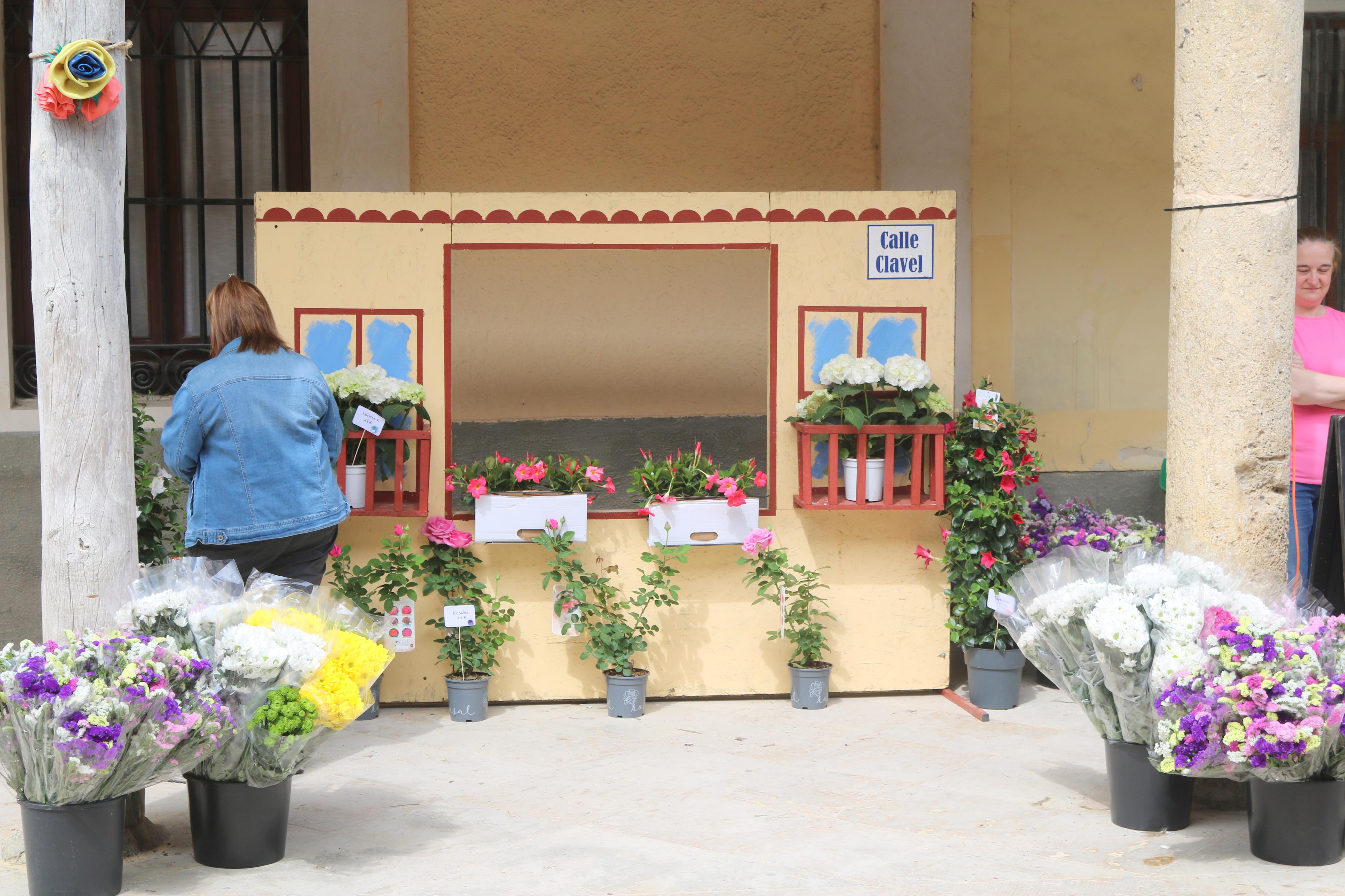 Ampudia celebra el XII Mercado Regional de la Flor