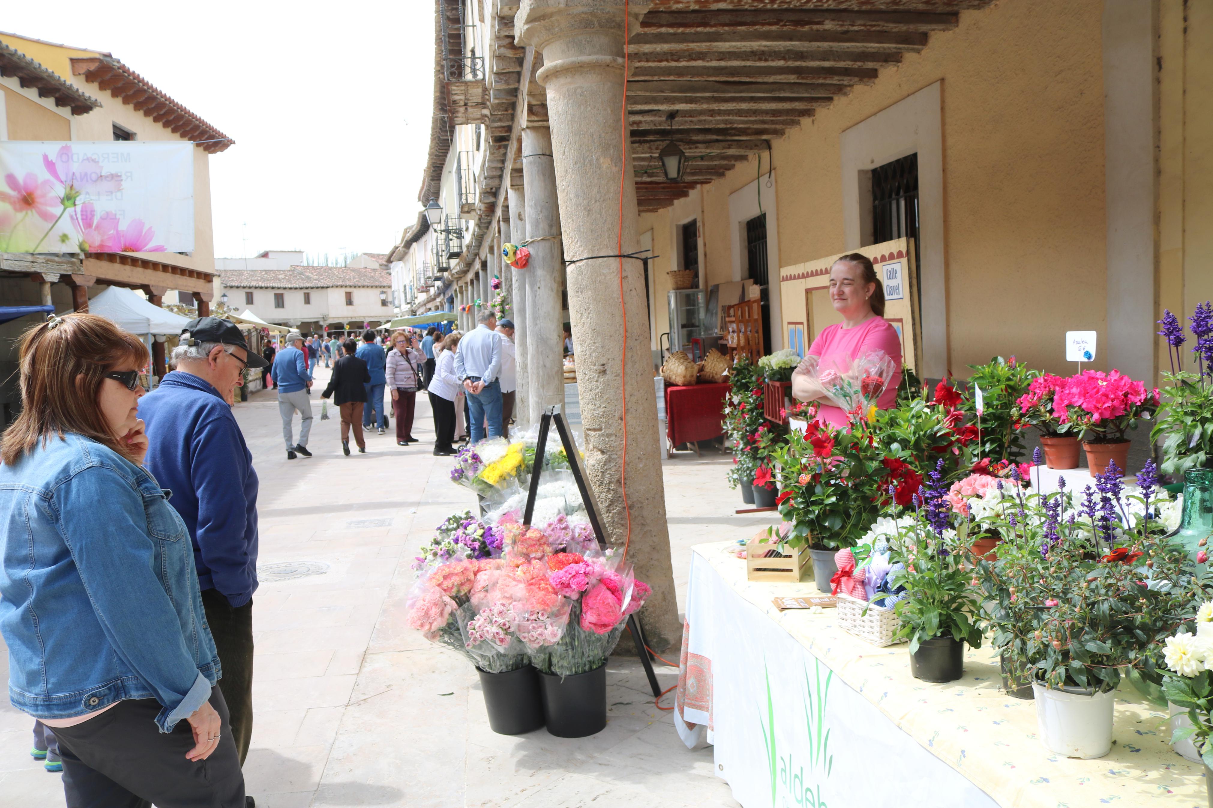 Ampudia celebra el XII Mercado Regional de la Flor