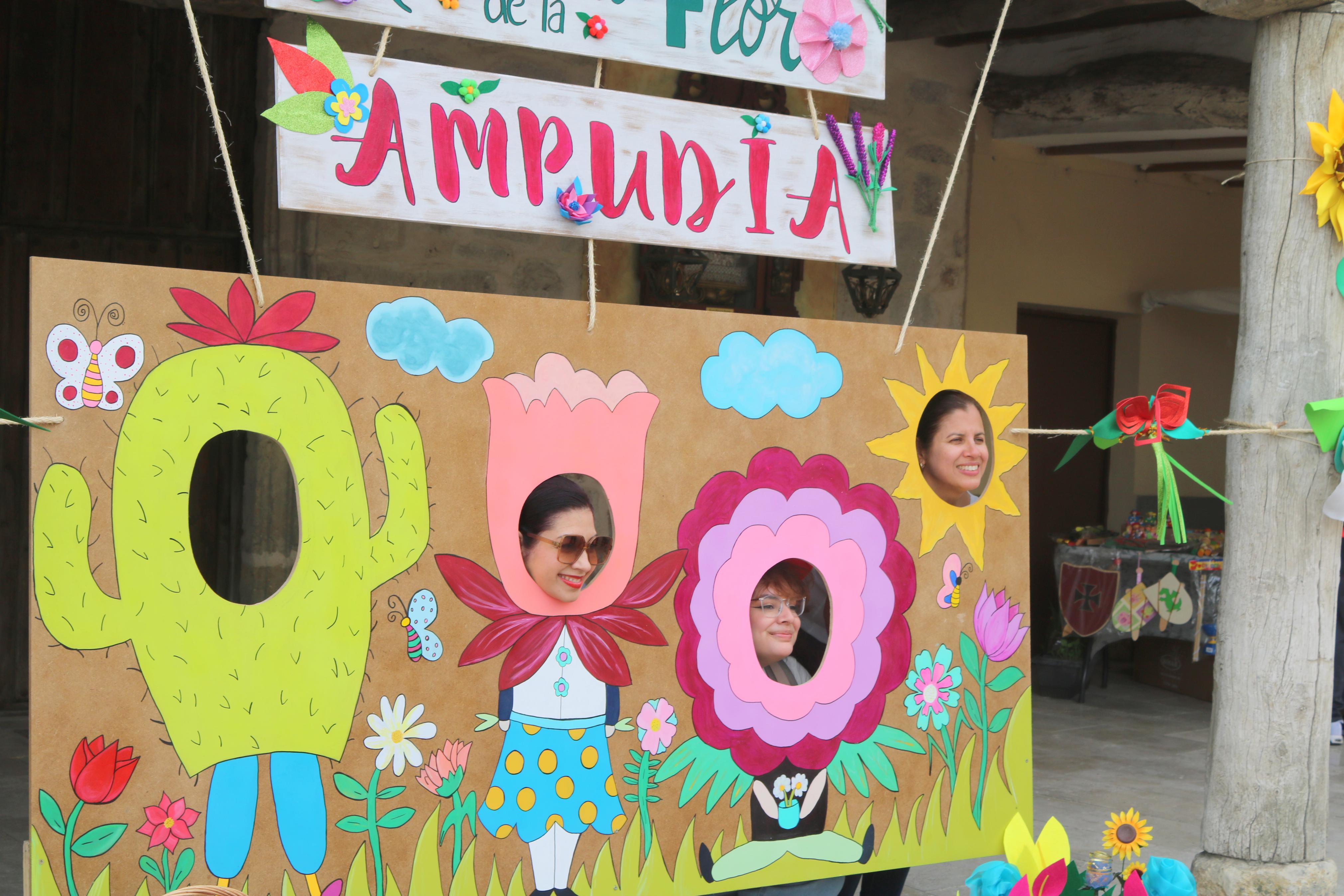 Ampudia celebra el XII Mercado Regional de la Flor