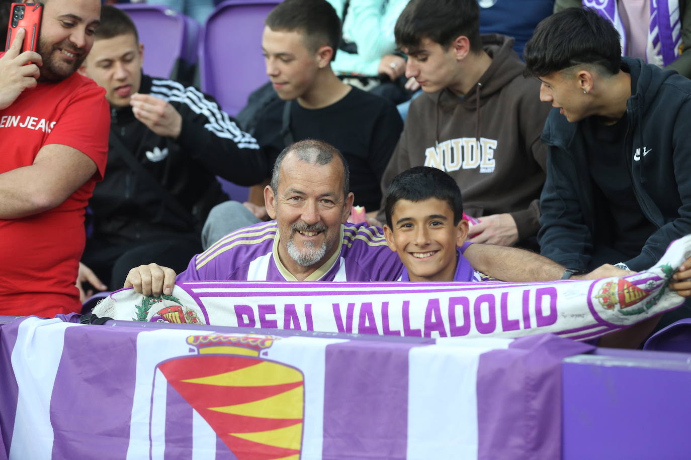 Búscate en la grada del Real Valladolid - Atlético de Madrid (2/3)