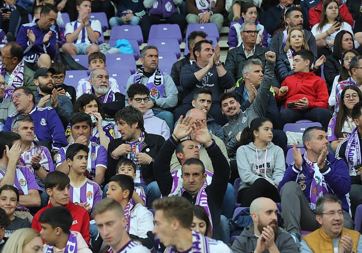 Fotos: búscate en la grada