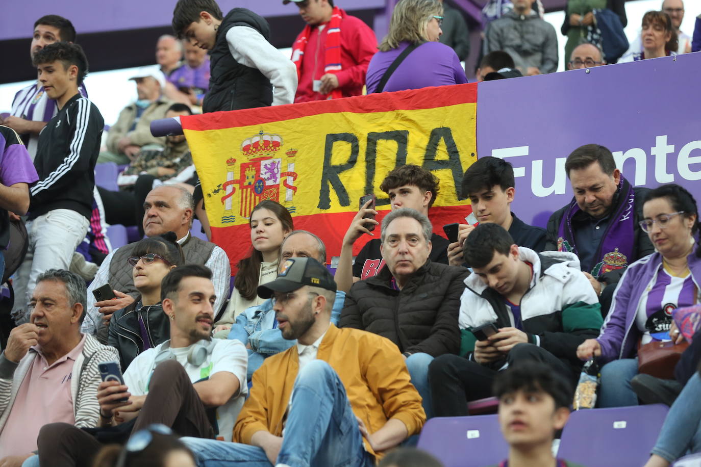 Búscate en la grada del Real Valladolid - Atlético de Madrid (2/3)