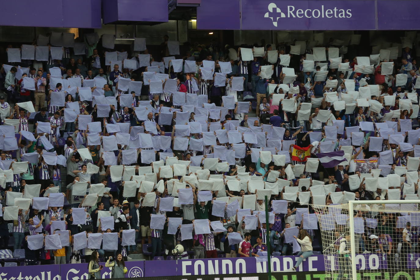 Búscate en la grada del Real Valladolid - Atlético de Madrid (3/3)