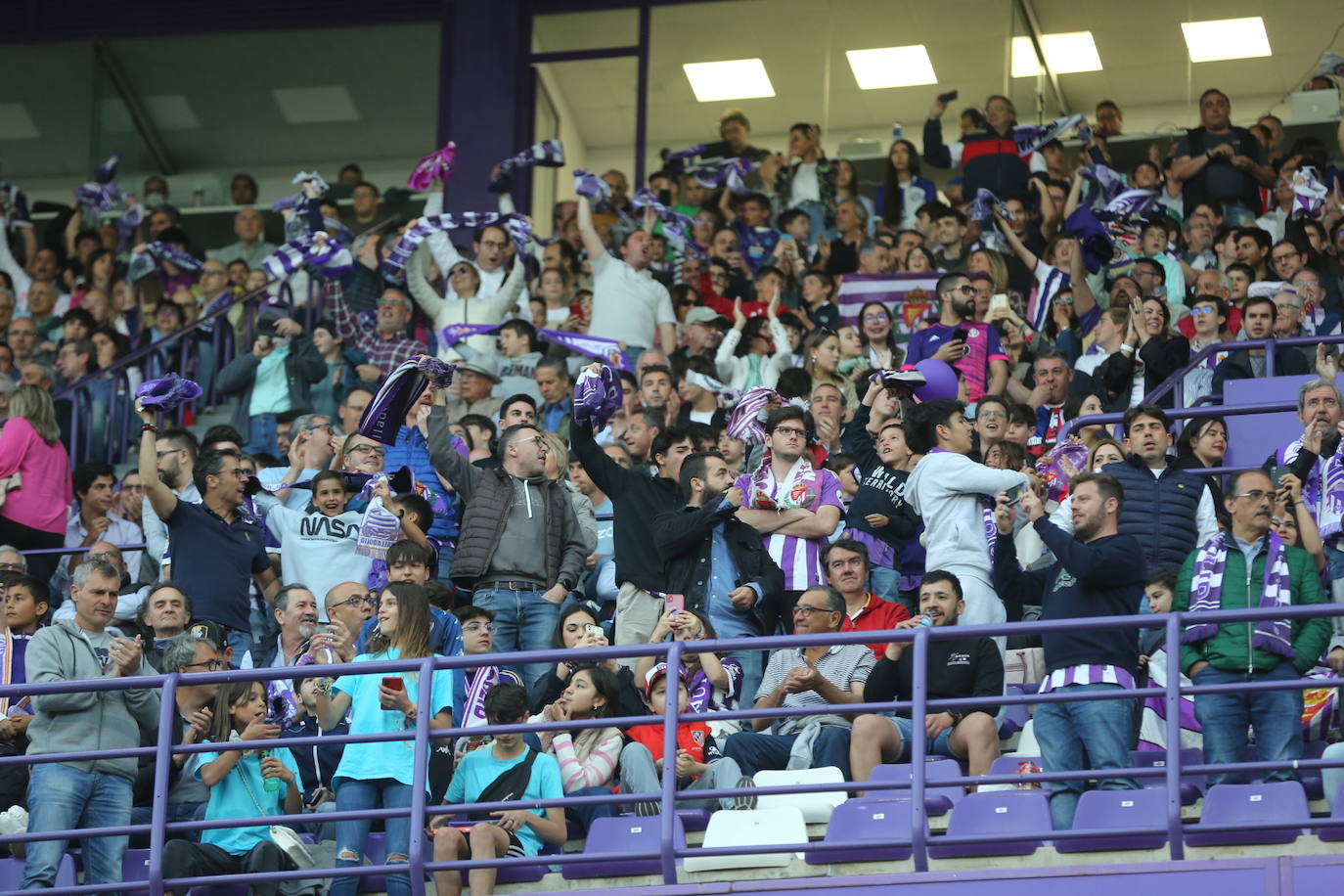 Búscate en la grada del Real Valladolid - Atlético de Madrid (3/3)