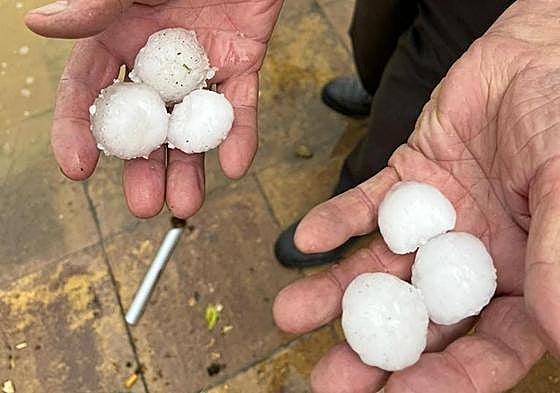 El tamaño del pedrisco en algunas zonas fue enorme.