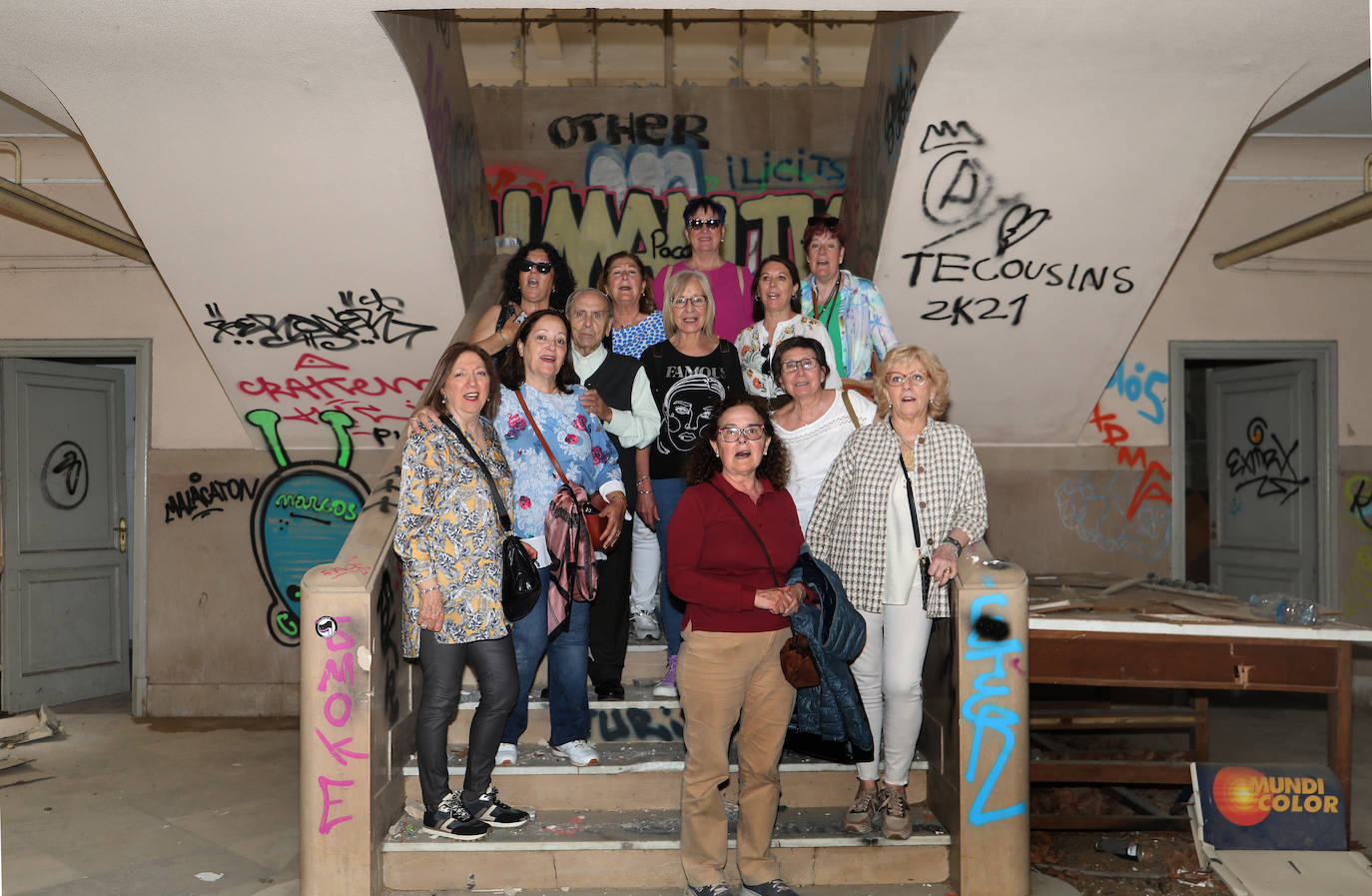 Antiguas alumnas de Huérfanos Ferroviarios visita el edificio y clama por su recuperación