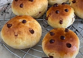 Bollitos de leche con chips de chocolate