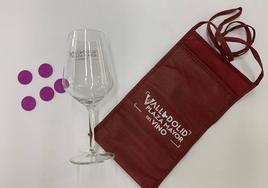 Fichas, copa y portacopas de Valladolid Plaza Mayor del Vino 2023.