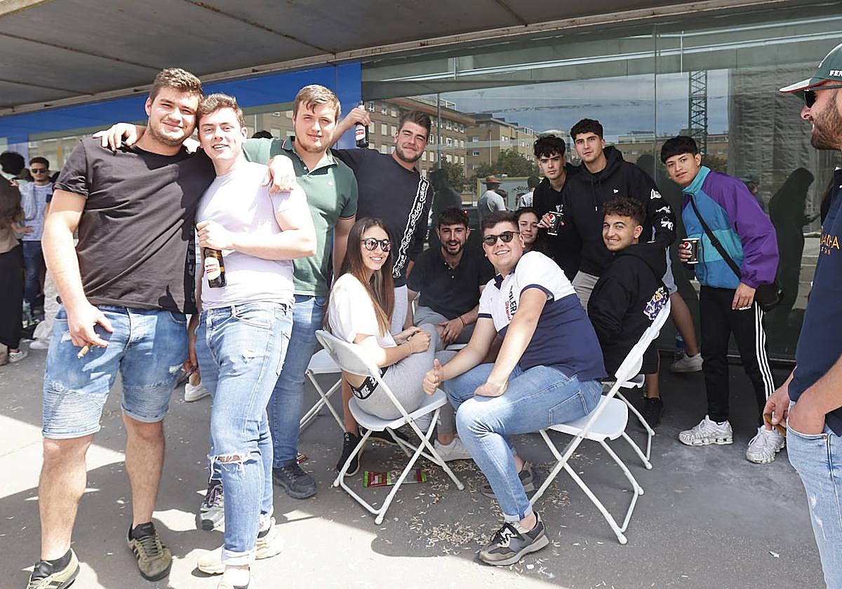 Cola para compras las entradas de ITA este viernes en La Balastera.