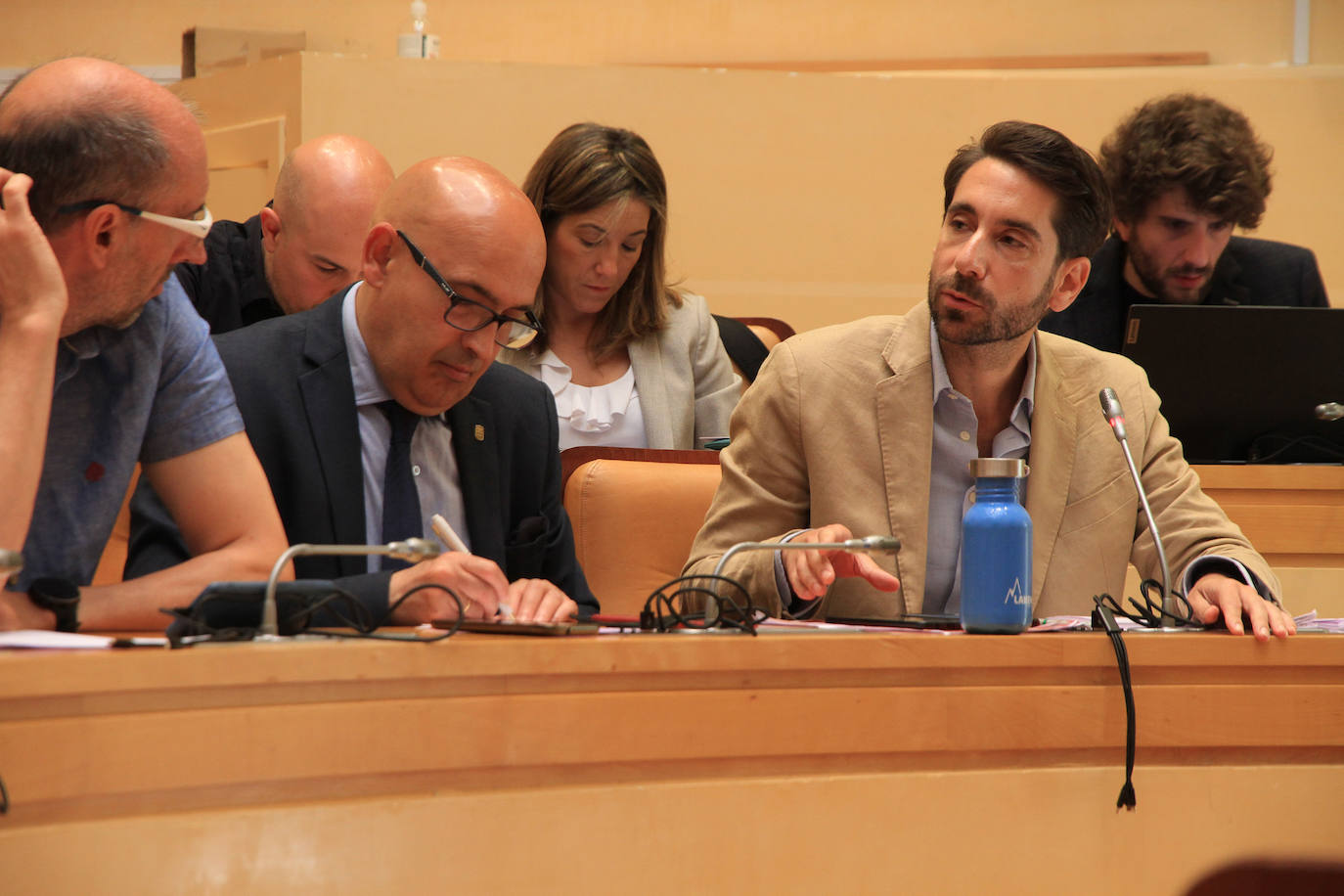 El portavoz del equipo de gobierno, Miguel Merino, durante el pleno de este viernes.