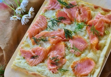 Pizza de salmón con masa casera