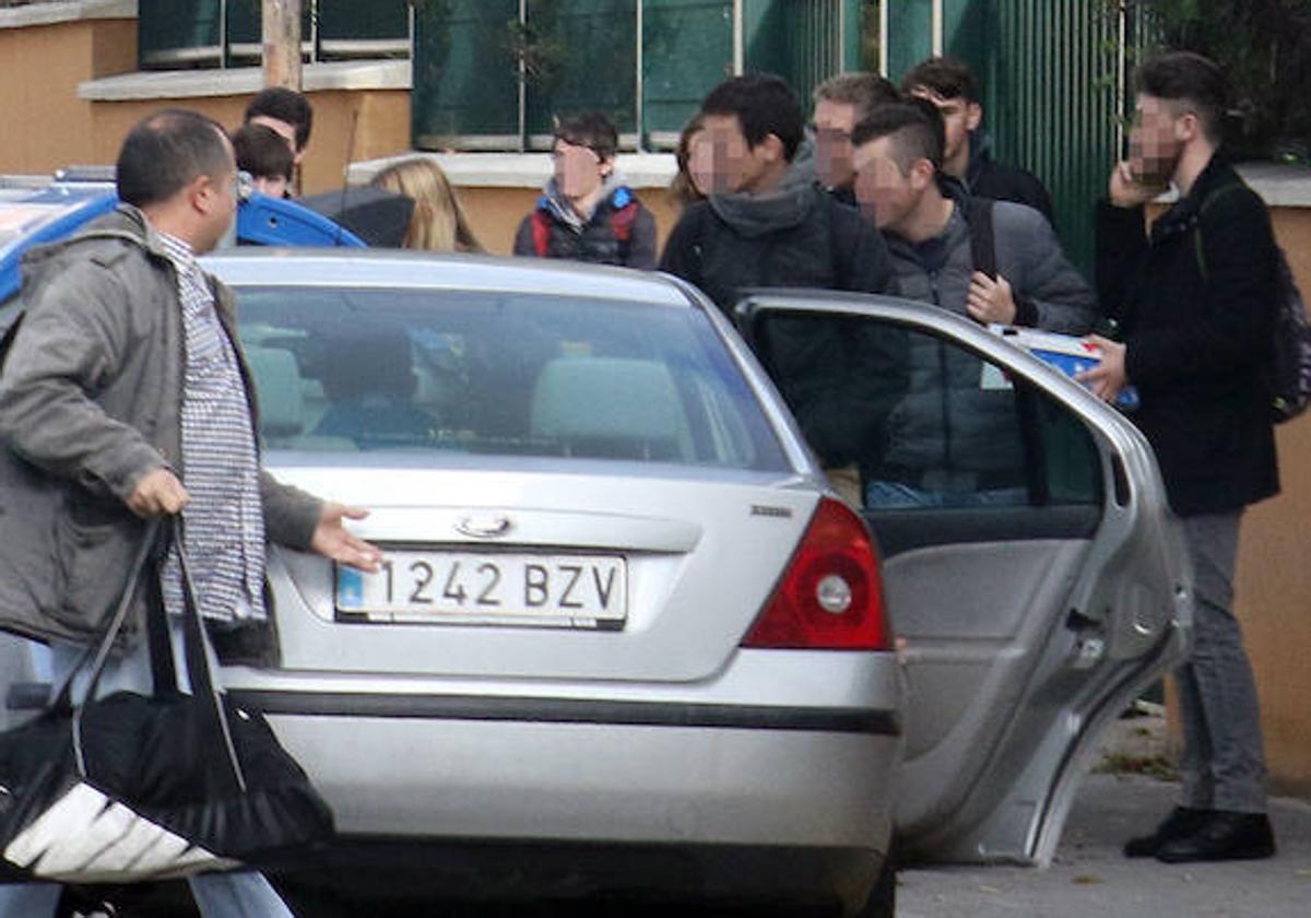 Imagen de archivo de una intervención en un caso de acoso escolar en un centro de Segovia.