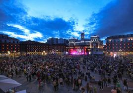 Actuación de París de Noia en las fiestas de San Pedro Regalado 2022.