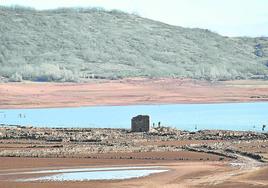 Estado del embalse de Aguilar de Campoo, que regula al río Pisuerga, a comienzos de este mes.