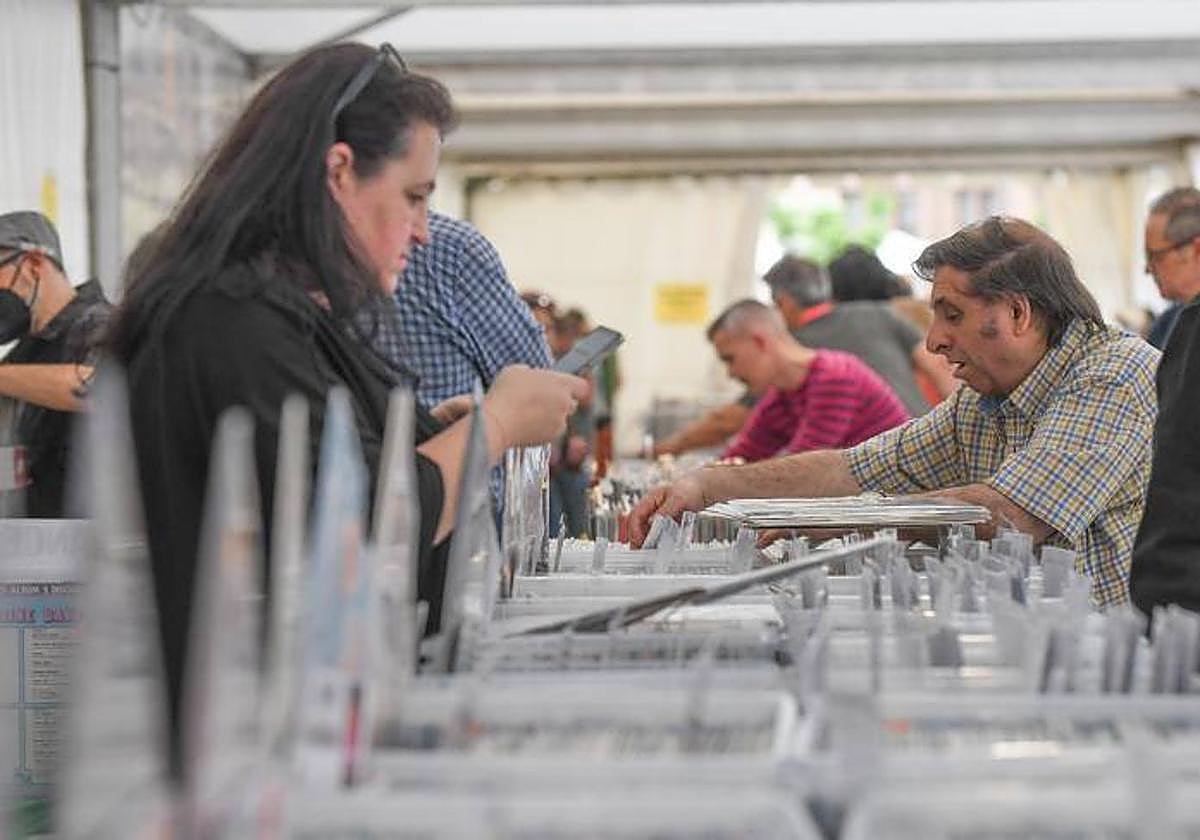 Feria del Disco de Valladolid en la Plaza Portugalete.