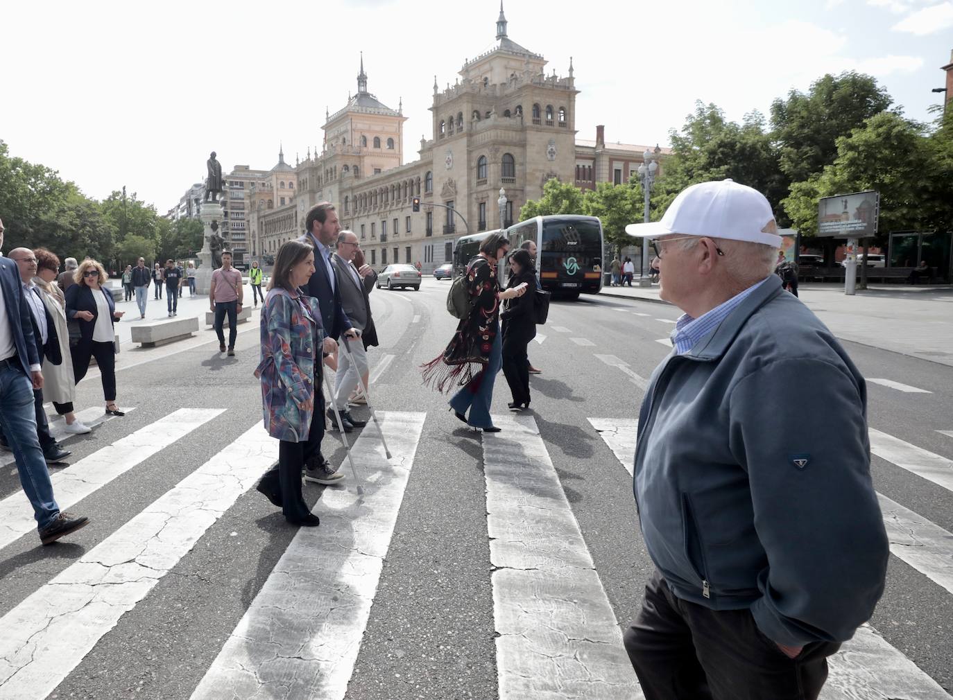 Imágenes de la visita de la ministra de Defensa a Valladolid