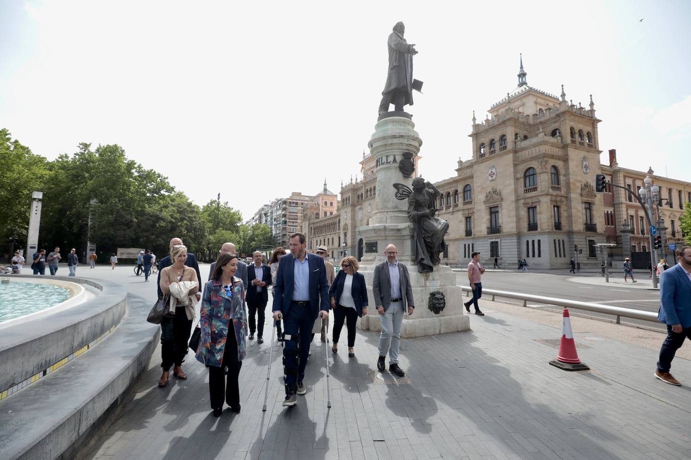 Imágenes de la visita de la ministra de Defensa a Valladolid