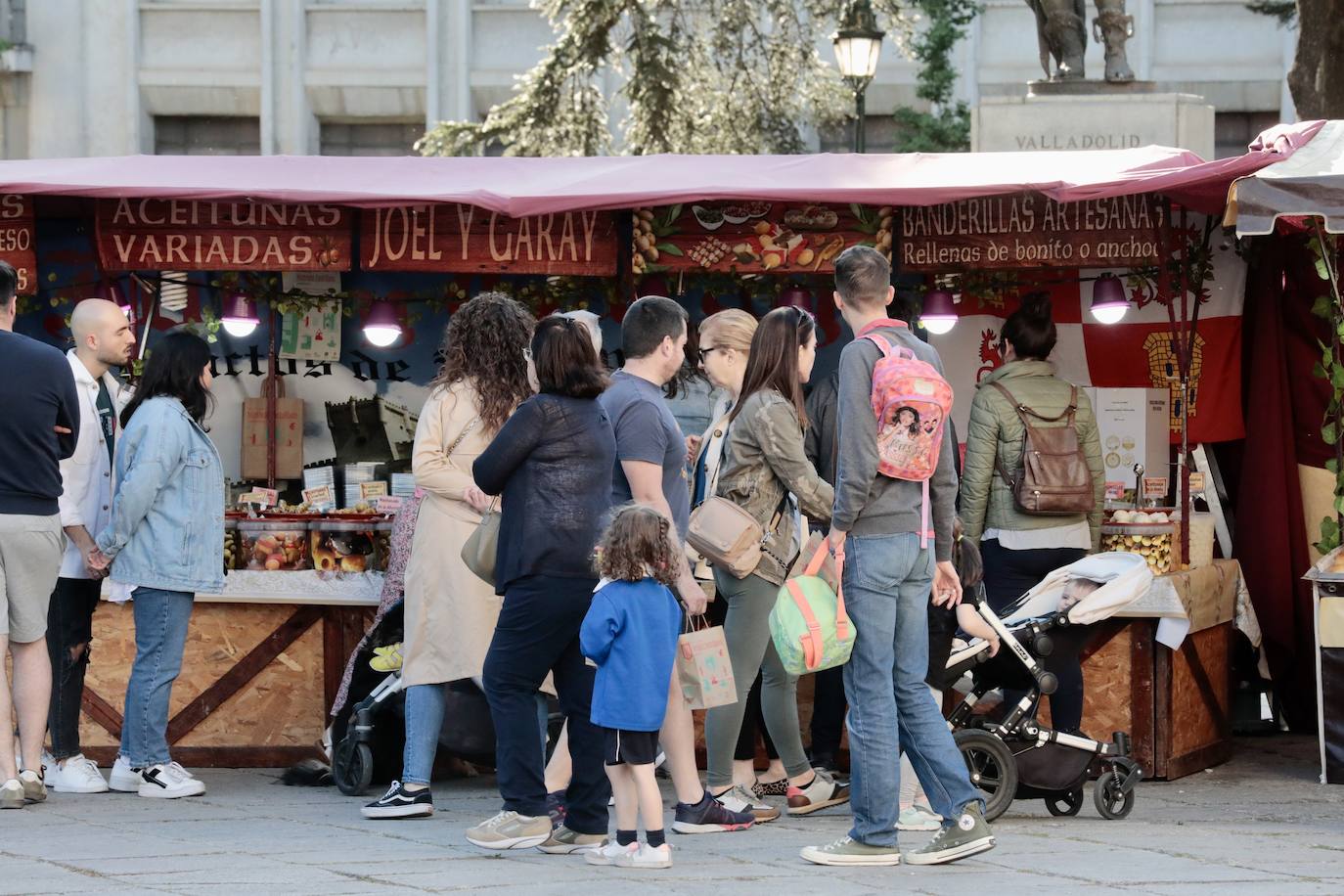 El Mercado Castellano toma la plaza de San Pablo en Valladolid