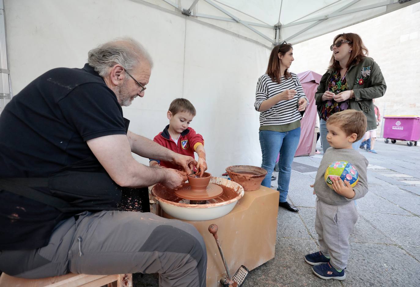 El Mercado Castellano toma la plaza de San Pablo en Valladolid