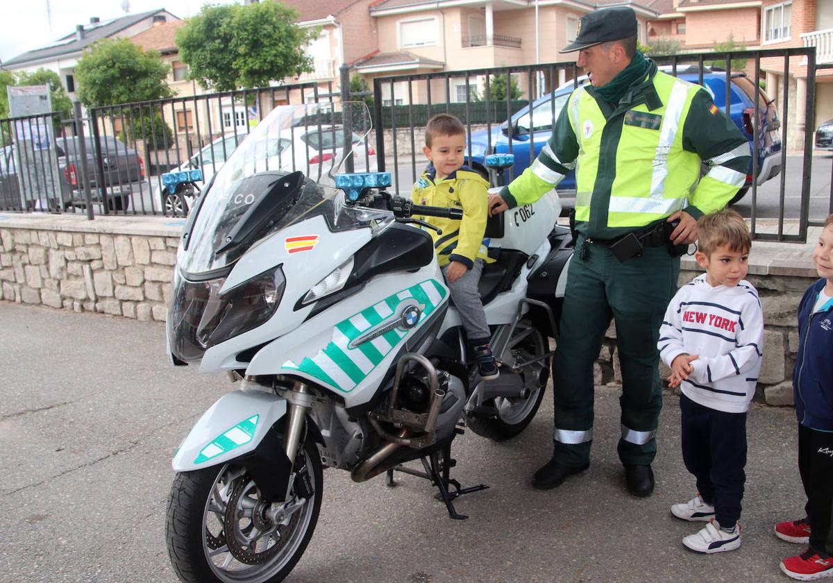 Exhibición de la Guardia Civil en Cuéllar