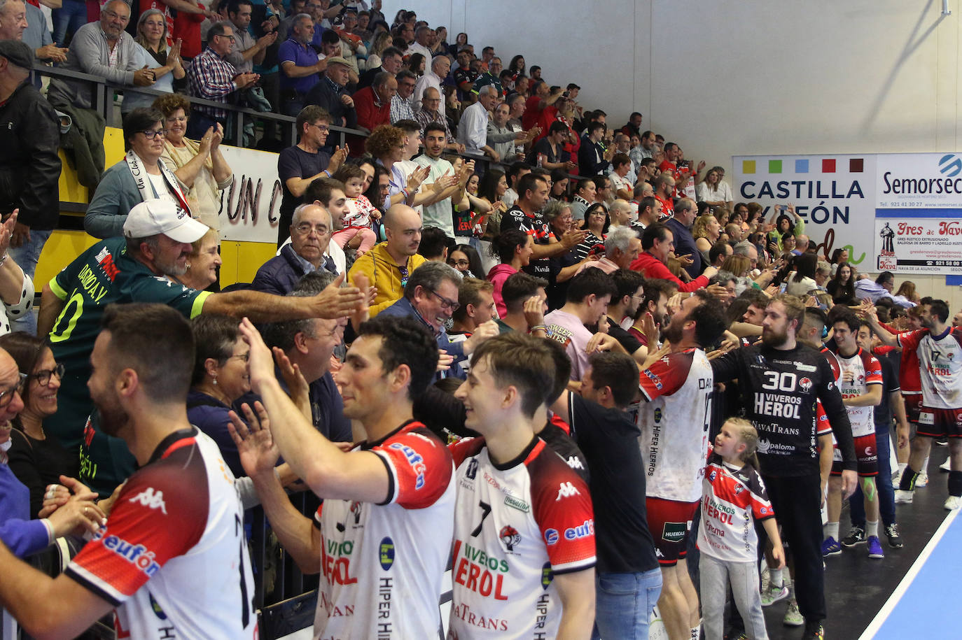 Celebración del ascenso navero a Asobal