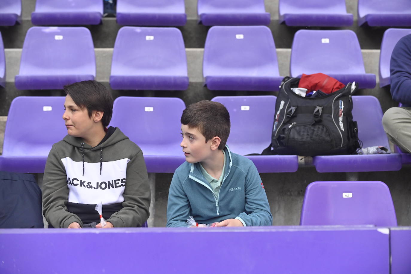 Búscate en la grada del José Zorrilla (3/5)