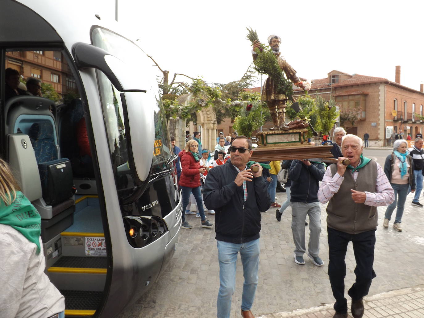 A San Isidro solo hay un camino en Dueñas